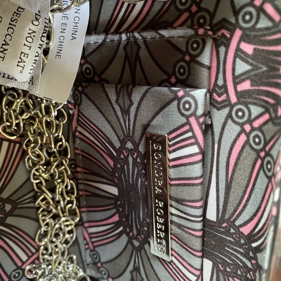 Sondra Robert’s Metallic Clutch NWT - Picture 5 of 6